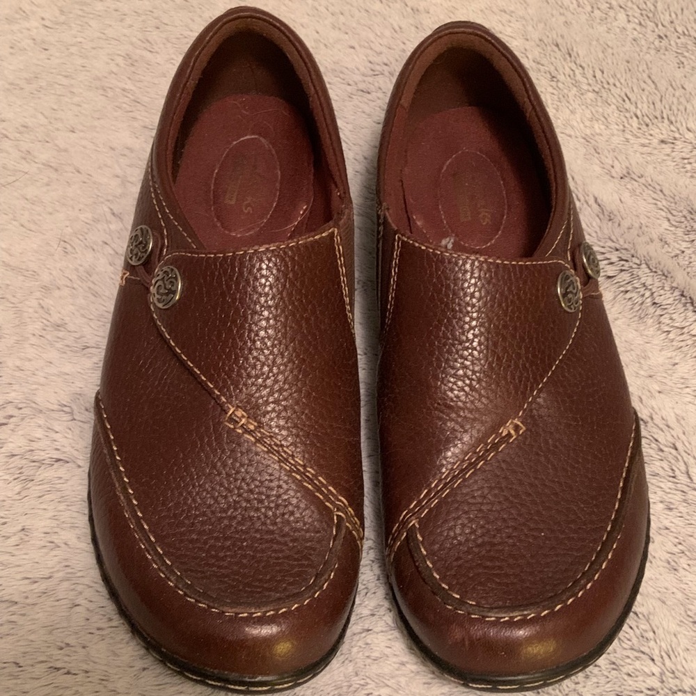 Clarks brown loafers. 7.5W